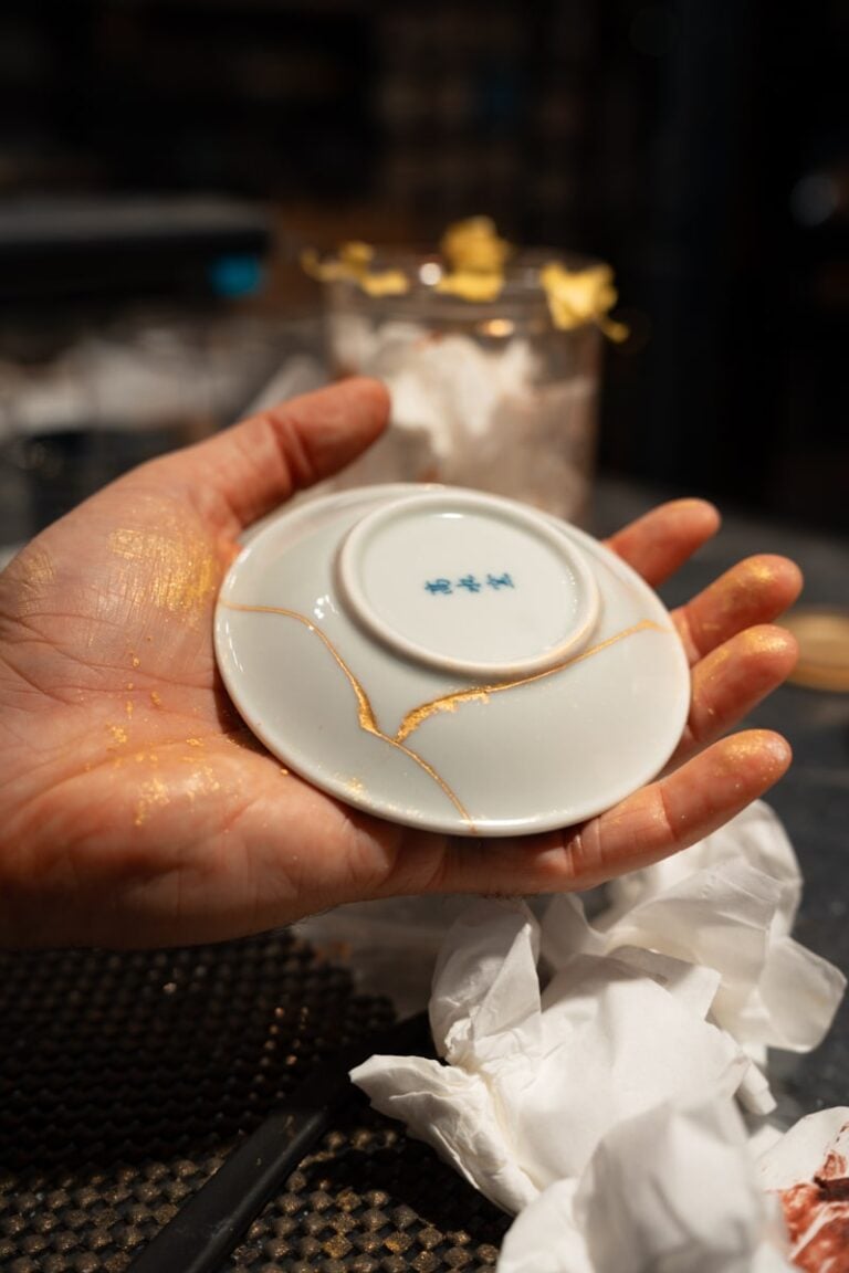 Kintsugi Workshop in Tokyo: Repairing Broken Pottery with Gold